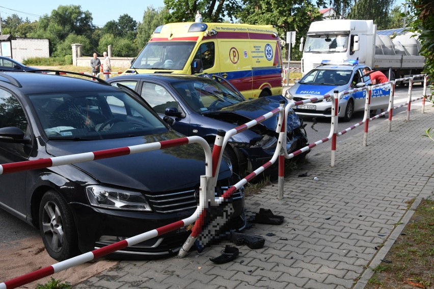 Groźny wypadek w Leszczynach! Jedno z aut prowadziła kobieta w ciąży. Trafiła do szpitala [ZDJĘCIA]