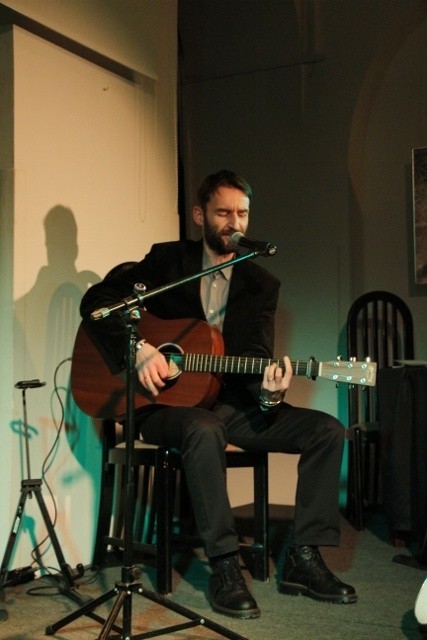 Rafał Błędowski śpiewał szanty.