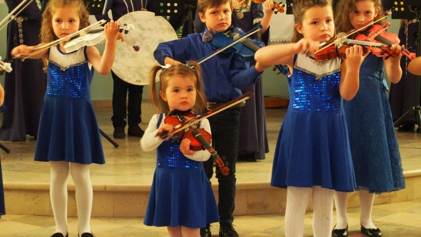 Koncert muzyki dawnej w kościele ewangelickim w Kielcach. Zagrała zdolna młodzież [ZDJĘCIA]