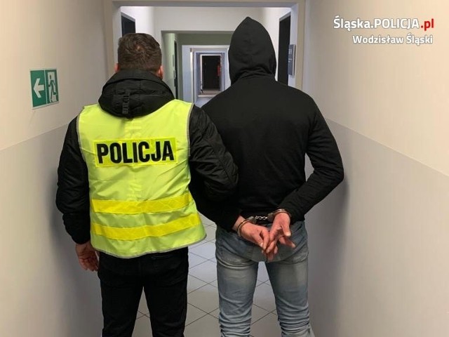 34-latek oszukał seniora z Wodzisławia Śląskiego i na wniosek śledczych oraz prokuratora został aresztowany na trzy miesiące