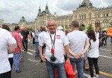 Prezes świętokrzyskiego związku Mirosław Malinowski i świta z Polskiego Związku Piłki Nożnej na Placu Czerwonym 