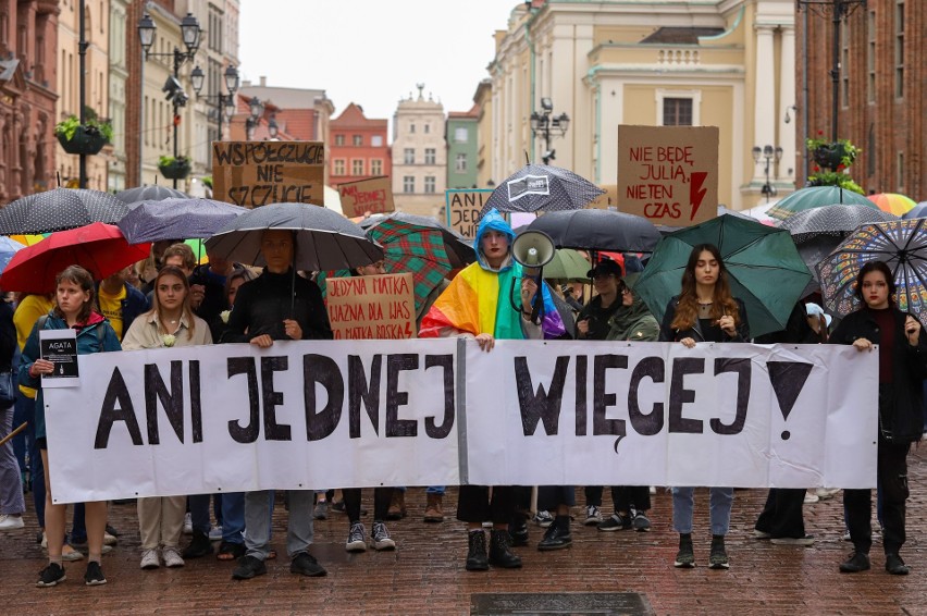Protest Strajku Kobiet w Toruniu...