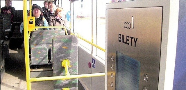 Biletomat w autobusie linii 804 będzie testowany pół roku.