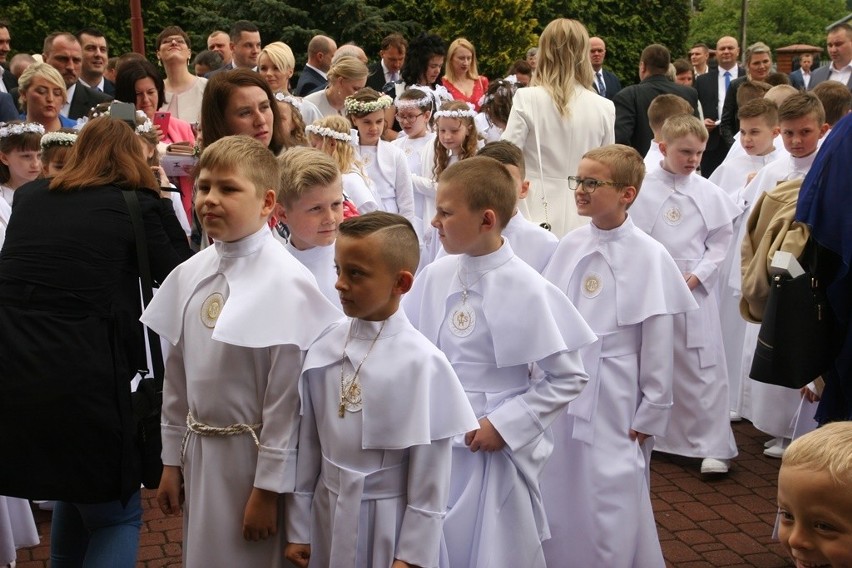 Ostrów Mazowiecka. Pierwsza Komunia Święta w parafii Chrystusa Dobrego Pasterza. 19.05.2019. Zobaczcie zdjęcia