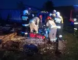 Śmierć po zawaleniu domu w Podlesiu w powiecie staszowskim. Na rumowisku znaleziono nieprzytomnego, 65-latek zmarł mimo reanimacji. Zdjęcia