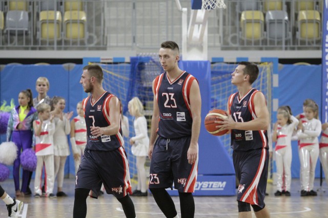 Koszykarz AZS-u Basket są coraz bliżej gry w play off.