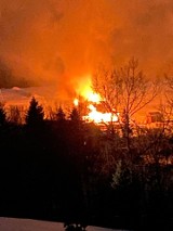 Pożar drewnianego budynku w Zawoi. Wieka łuna nad osiedlem Podryżowana