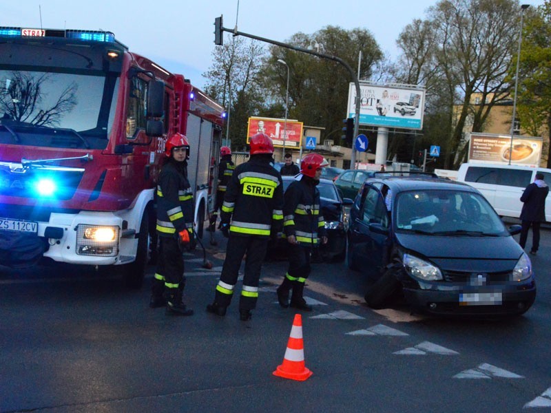 Na ulicy Franciszkańskiej w Koszalinie zderzył się dwa auta....