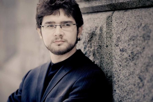 Podczas koncertu jubileuszowego wraz z radomska orkiestrą zagra doskonały pianista młodego pokolenia, Roman Rabinovich.