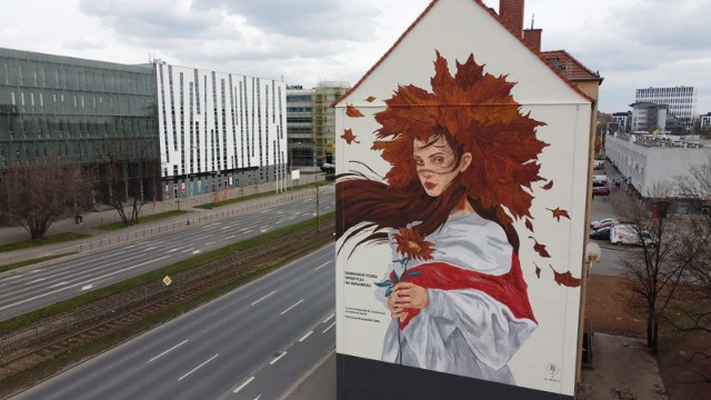 "Mural dla Białorusi" powstał na ścianie kamienicy przy ul. Legnickiej we Wrocławiu we współpracy Biura Parlamentu Europejskiego oraz Miasta Wrocław. Mural według projektu białoruskiej artystki Anny Redko upamiętnia przyznanie przez Parlament Europejski Nagrody im. Sacharowa za Wolność Myśli białoruskiej opozycji demokratycznej w 2020 roku.  Jego oficjalne odsłonięcie nastąpiło 5 czerwca tego roku.