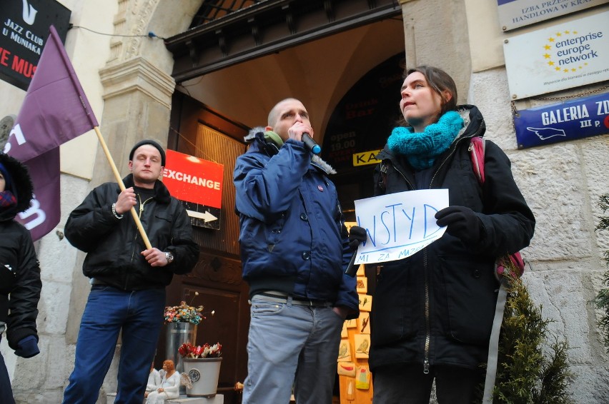 Protest byłych pracowników Almy oraz partii Razem [WIDEO, ZDJĘCIA]