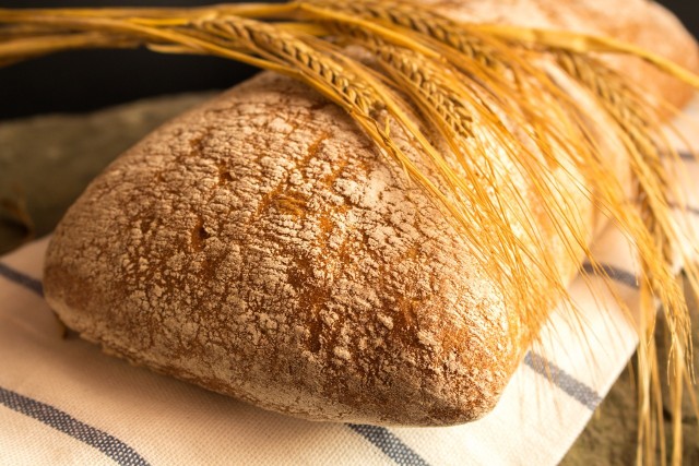 Pyszne przepisy na domowy chleb i bułki
