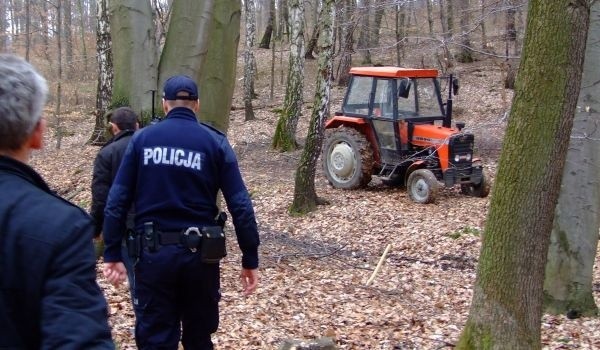 Na miejsce wypadku przybyła policja i prokurator.