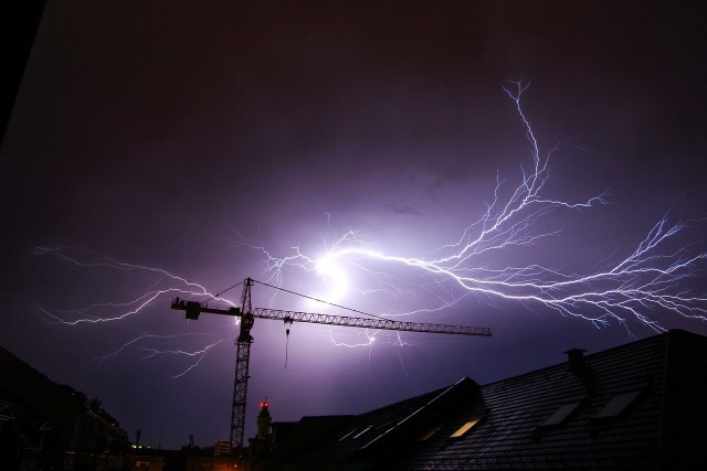 IMGW ostrzega przed intensywnymi zjawiskami atmosferycznymi w woj. śląskim.