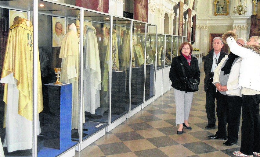 Wystawa wotów papieskich w Sali Rycerskiej na Jasnej Górze