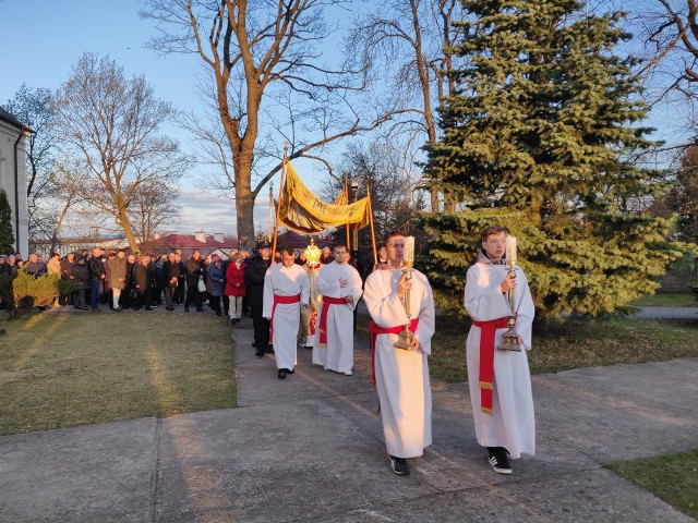 Wiele osób uczestniczyło w mszy rezurekcyjnej w Bogorii