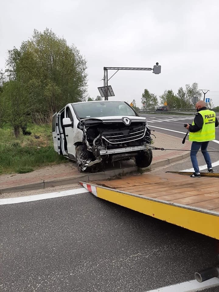 Wypadek na DK 94 w Bolesławiu przy skrzyżowaniu z drogą do...