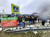 Protest rolników na rondzie i drodze krajowej numer 78 w Nagłowicach. Setki protestujących, były ogromne korki