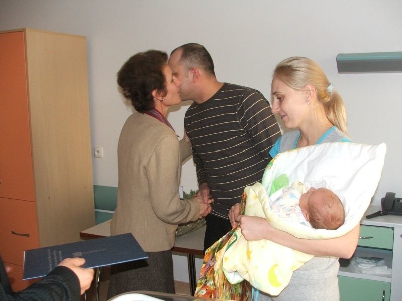 Nagrody dla pierwszego noworodka, urodzonego w nowym szpitalu