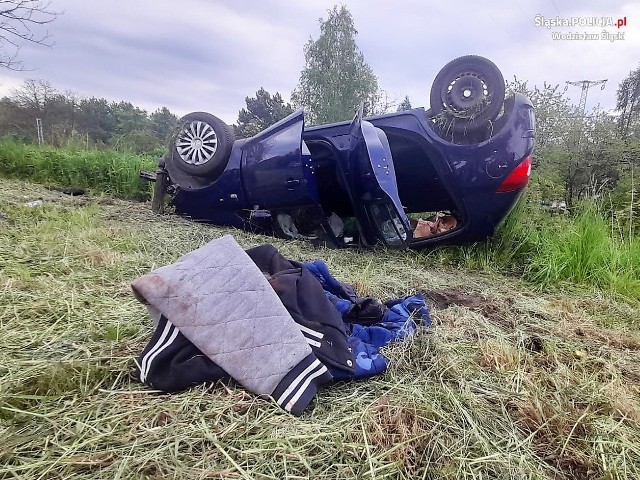 Na ulicy Rybnickiej w Wodzisławiu Śląskim doszło do zderzenia czołowego forda i opla