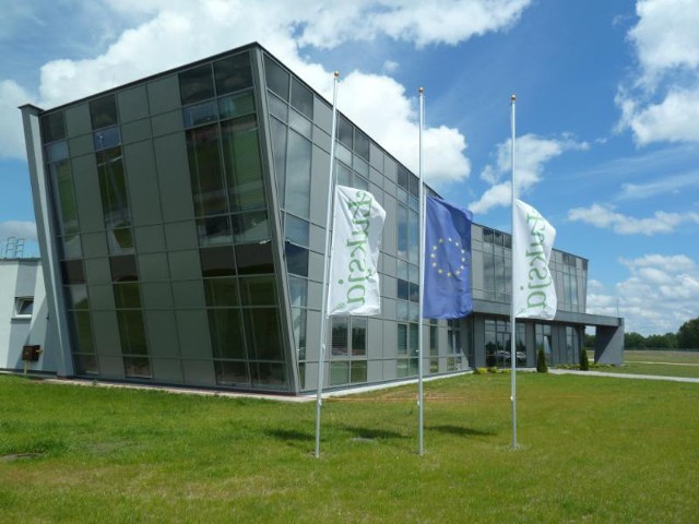 Siedzibę firmy i halę produkcyjną przeniesiono z centrum Łukowa do wsi Łazy