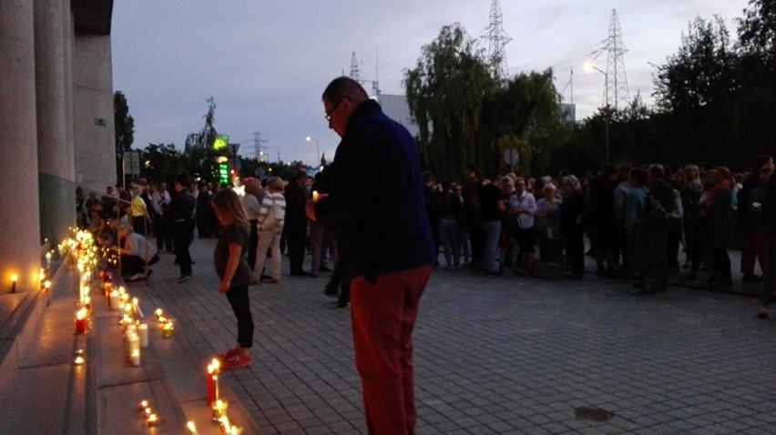 Pikieta i demonstracja przeciwko zmianom w sądownictwie...