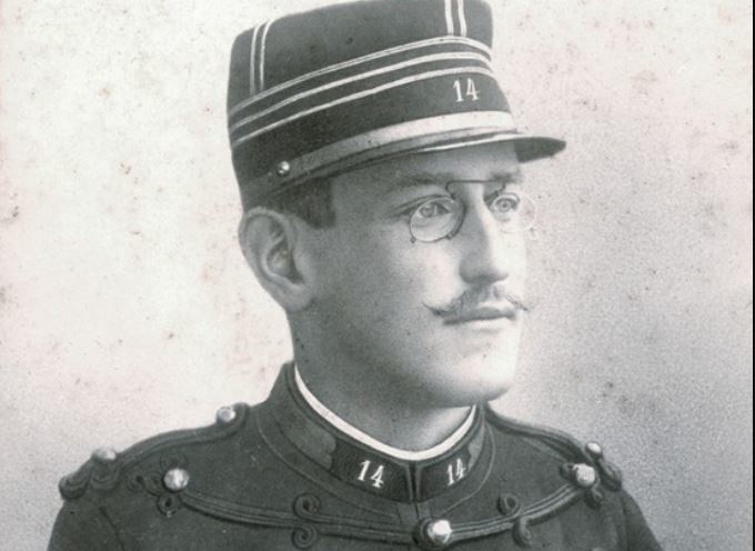 Kapitan artylerii Alfred Dreyfus, bohater afery sprzed 125...
