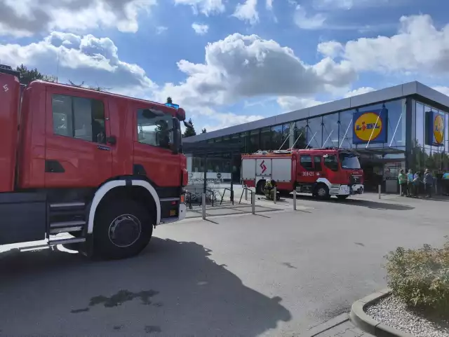 Ewakuowano pracowników i klientów sklepu