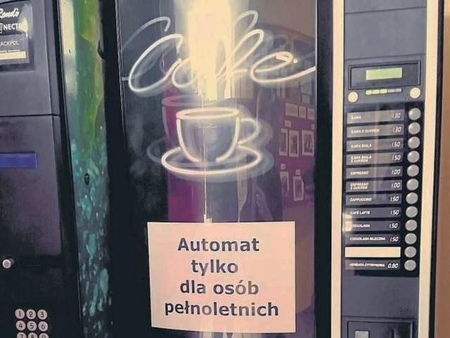 W Zespole Szkół Spożywczych automat z kawą obsługiwać mogą tylko osoby pełnoletnie. Czego jeszcze zabrania ustawa?