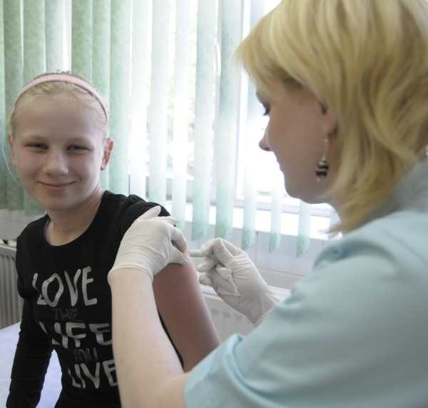 W tym roku miasto zaszczepiło ponad 420 dziewczynek, w tym Natalię.  Jej młodsze koleżanki na szczepionkę nie mogą już liczyć.