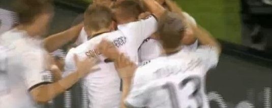 Niemcy Australia 4:0. Tak cieszył się Lukas Podolski i jego koledzy po zdobyciu pierwszej bramki