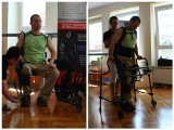 Dzięki egzoszkieletowi, pan Bartosz wstał z wózka i znów chodził (zdjęcia)