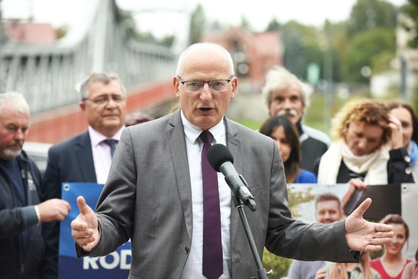 Poseł Jacek Kurzępa podczas objazdu po powiecie krośnieńskim