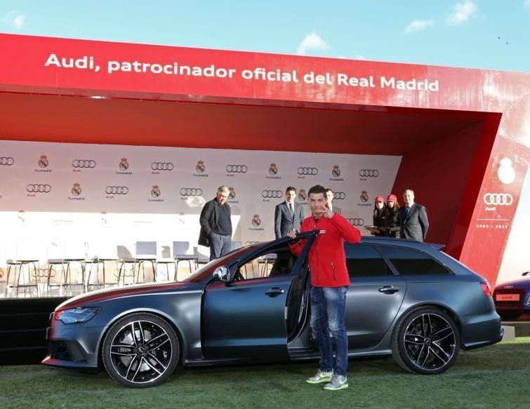 Piłkarze Realu dostali nowe auta. Zobacz czym jeździ...