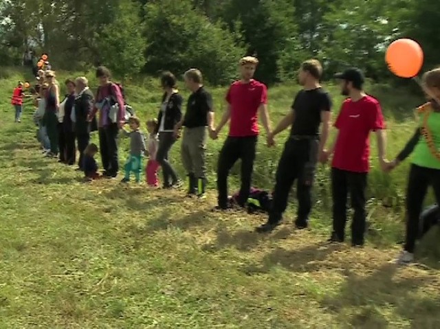 Zebrani protestowli przeciwko budowie w regionie kopalni odkrywkowej