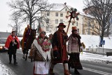 Orszaki Trzech Króli w Oświęcimiu. Każdy z trzech orszaków prowadził "król" na koniu [ZDJĘCIA]