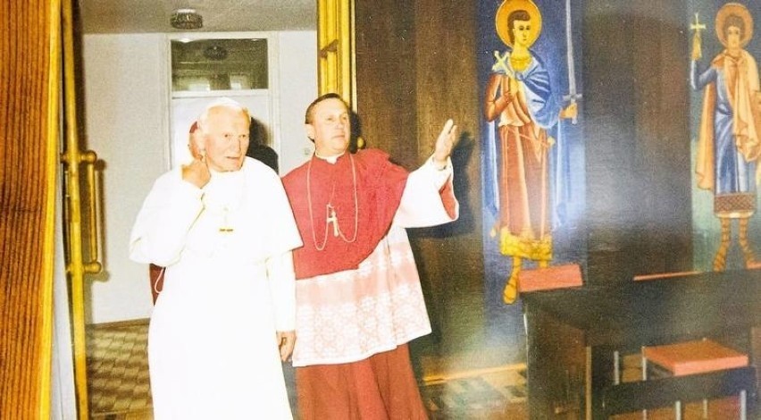 43. rocznica wyboru Karola Wojtyły na papieża. 30 lat temu Jan Paweł II odwiedził Białystok [ARCHIWALNE ZDJĘCIA]