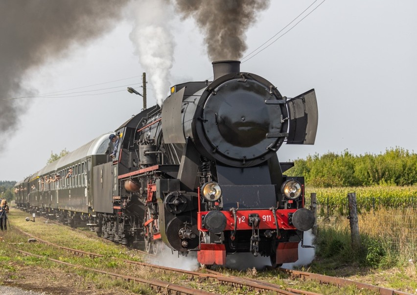Pociąg retro rusza na tory. Zabytkowy parowóz i historyczne wagony pojadą trasami z Nowego Sącza do Muszyny, Krynicy i Żegiestowa