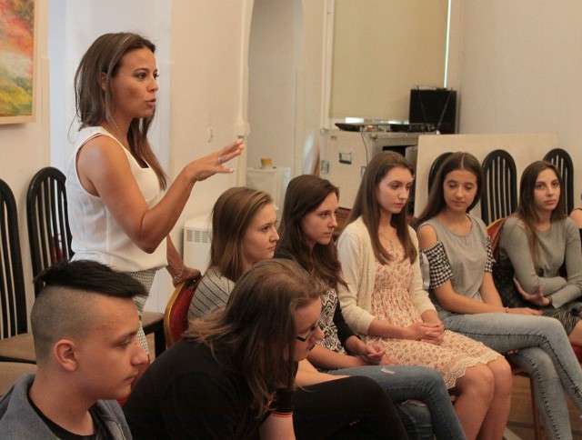 Aktorka Anna Mucha poprowadziła warsztaty z radomską młodzieżą w ramach Kameralnego Lata 2017 w Radomiu.