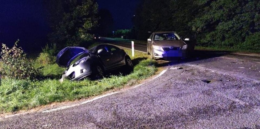 Krzyżewo - Jurki. Wypadek z udziałem dwóch samochodów osobowych. Dwie osoby zostały ranne. 26.08.2021. Zdjęcia