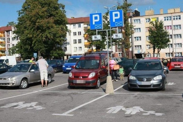 Przed Kauflandem wyznaczono miejsca parkingowe dla rodzin