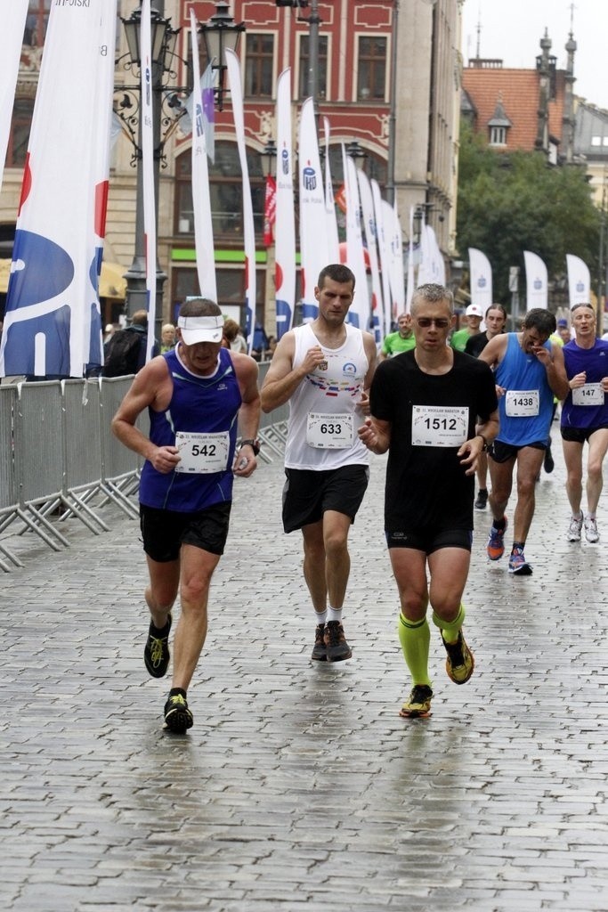 Maraton Wrocław - ZDJĘCIA - zawodnicy z numerami 401 - 600