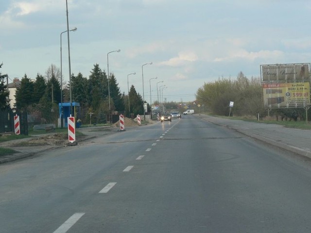 Droga Tarnobrzeg-Sandomierz w remoncie, są utrudnieniaW kwietniu utrudnienia dotyczyć będą głównie odcinka od skrzyżowania z ulicą Fabryczną do skrzyżowania z ulicą Litewską.