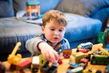 Bezpieczne zabawki dla najmłodszych - jakie wybrać? UOKiK przeprowadził kontrolę zabawek przeznaczonych dla dzieci do 3. roku życia