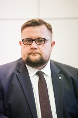 Opolskie dla biznesu. Szymon Ogłaza, członek zarządu województwa o wsparciu dla opolskich przedsiębiorstw