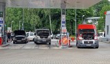 Kolejny protest na jednej ze stacji paliw w Bielsku-Białej. Tym razem kilkanaście zepsutych samochodów uniemożliwiało tankowanie