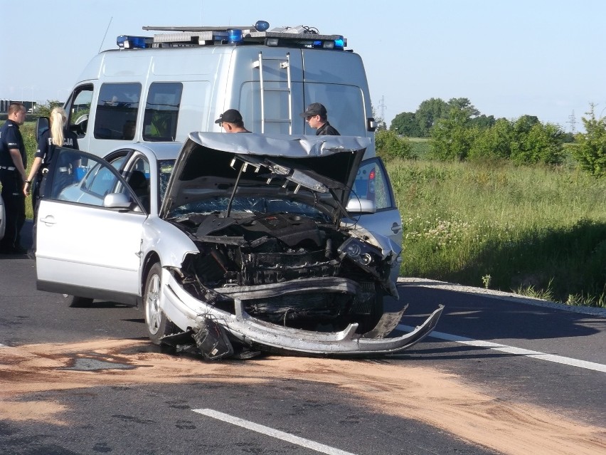 Tragiczny wypadek pod Oleśnicą. Jedna osoba nie żyje, dwie ranne (ZDJĘCIA)
