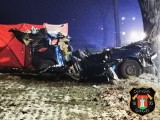 Tragiczny wypadek na DW 312 pomiędzy Czaczem a Karśnicami. Jedna osoba nie żyje, druga walczy o życie