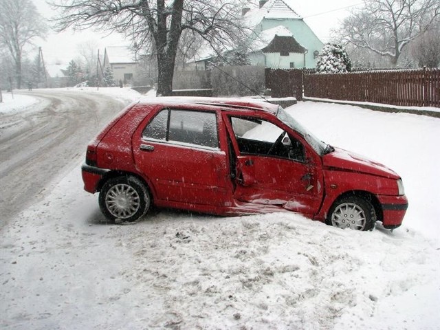 Renault zderzylo sie z volvo