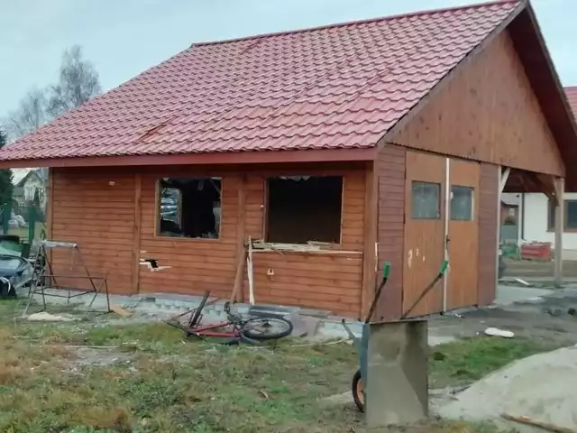 Do wybuchu doszło w garażu na terenie jednej z posesji w Rakszawie.